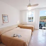 Dino 3*