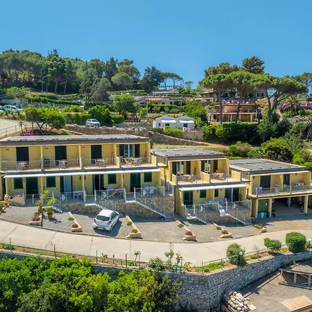 Dino Capoliveri (Isola d'Elba)